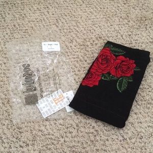 LuLaRoe Pants - NWT LuLaRoe TC Leggings Red Roses ๐น LuLaRoe Pants - NWT LuLaRoe TC Leggings Red Roses ๐น